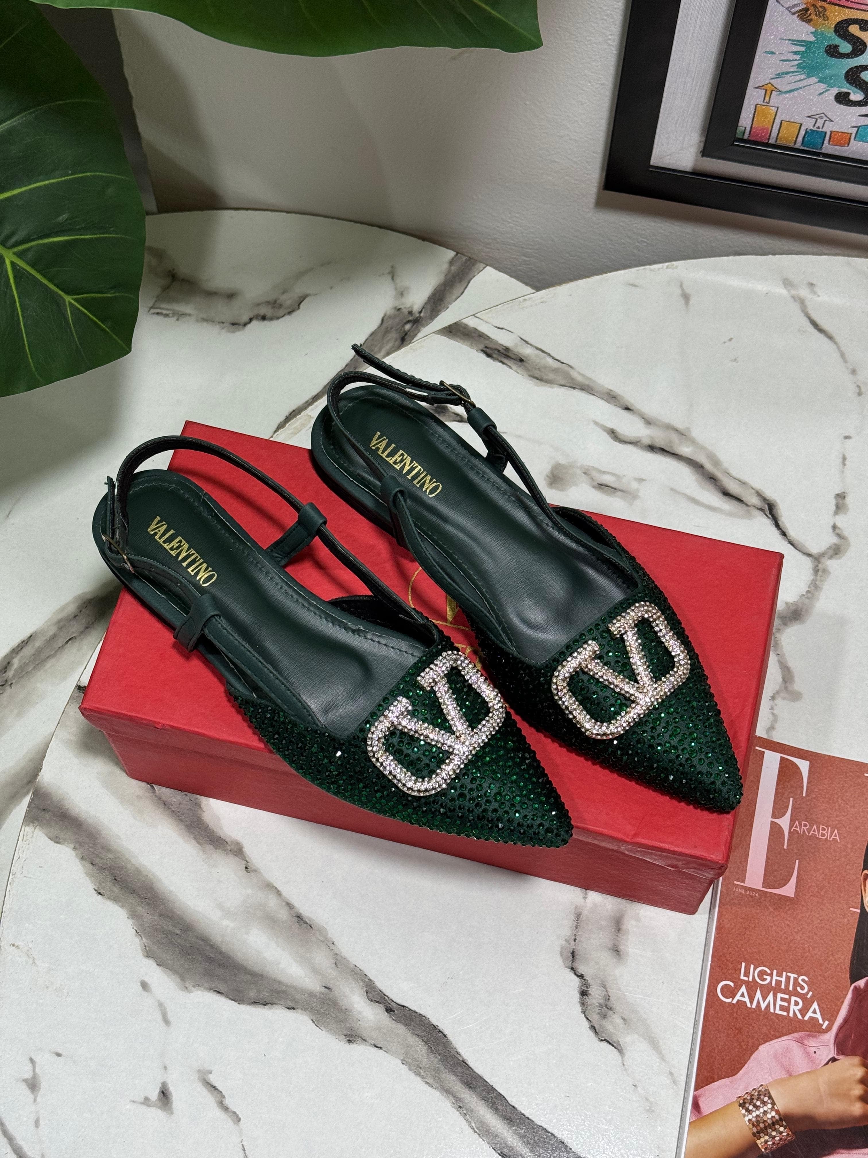 Shiny Stone V Pumps