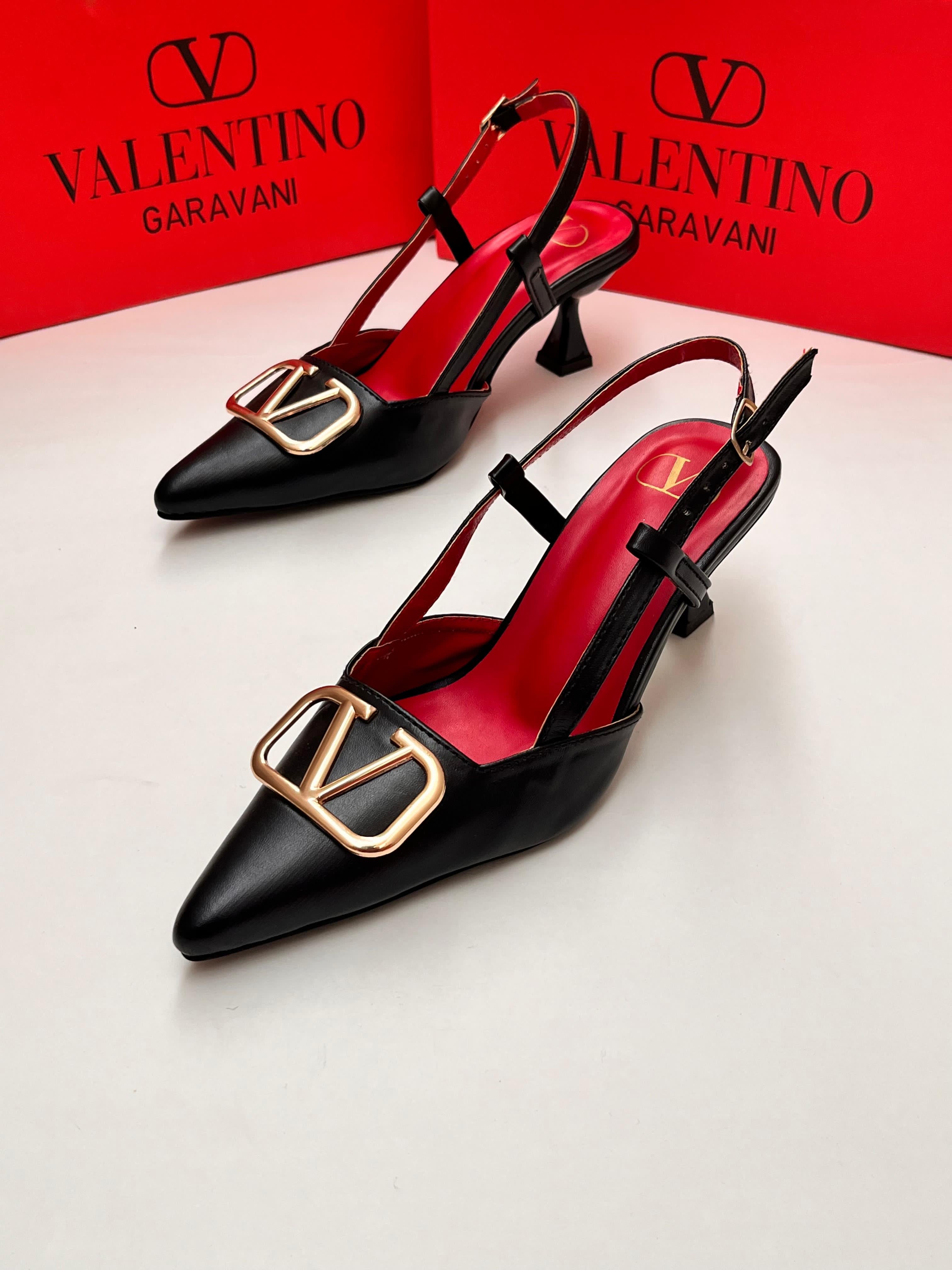 Classic Coat V Heels