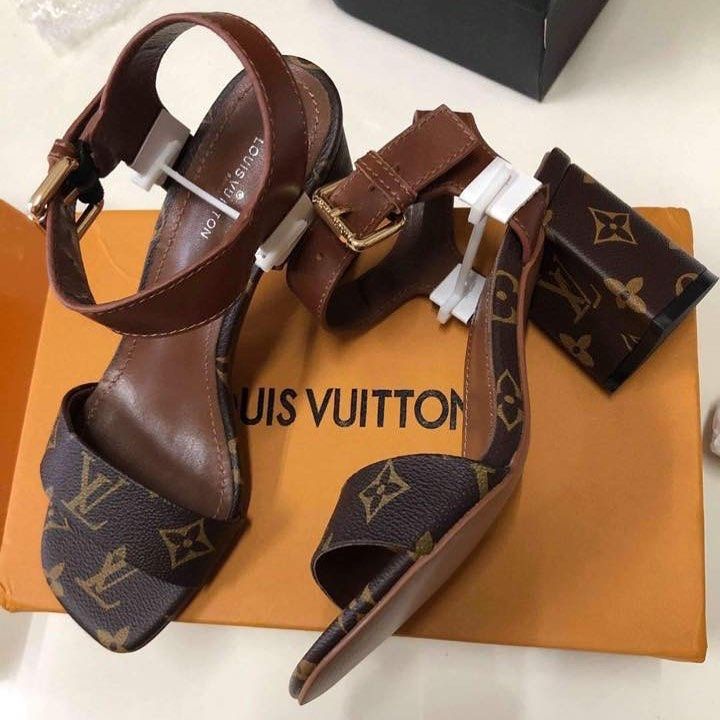 L-V Block Heel