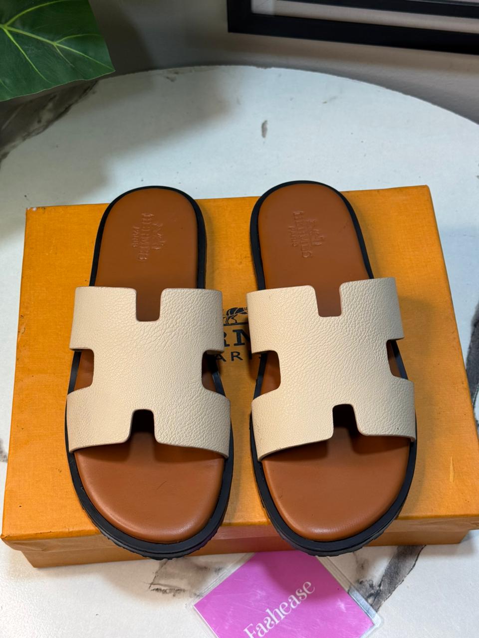 Men's Classic H Sandles (Beige)