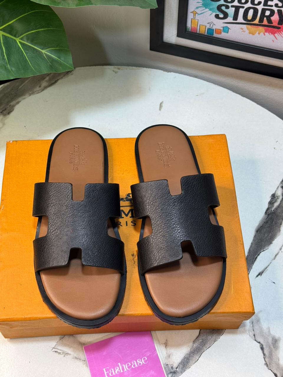 Men's Classic H Sandles (Textured Black)