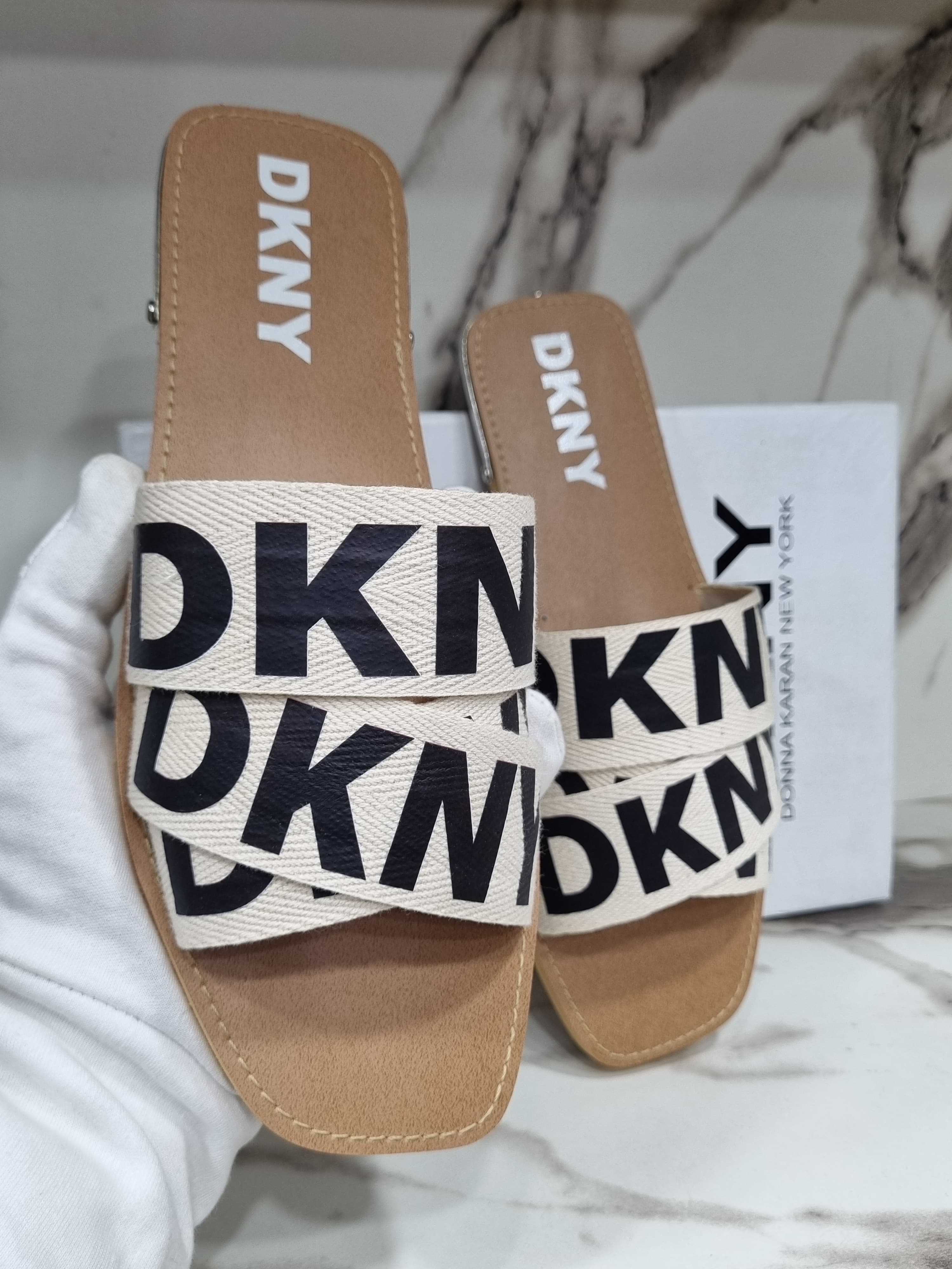 DKNY Flats