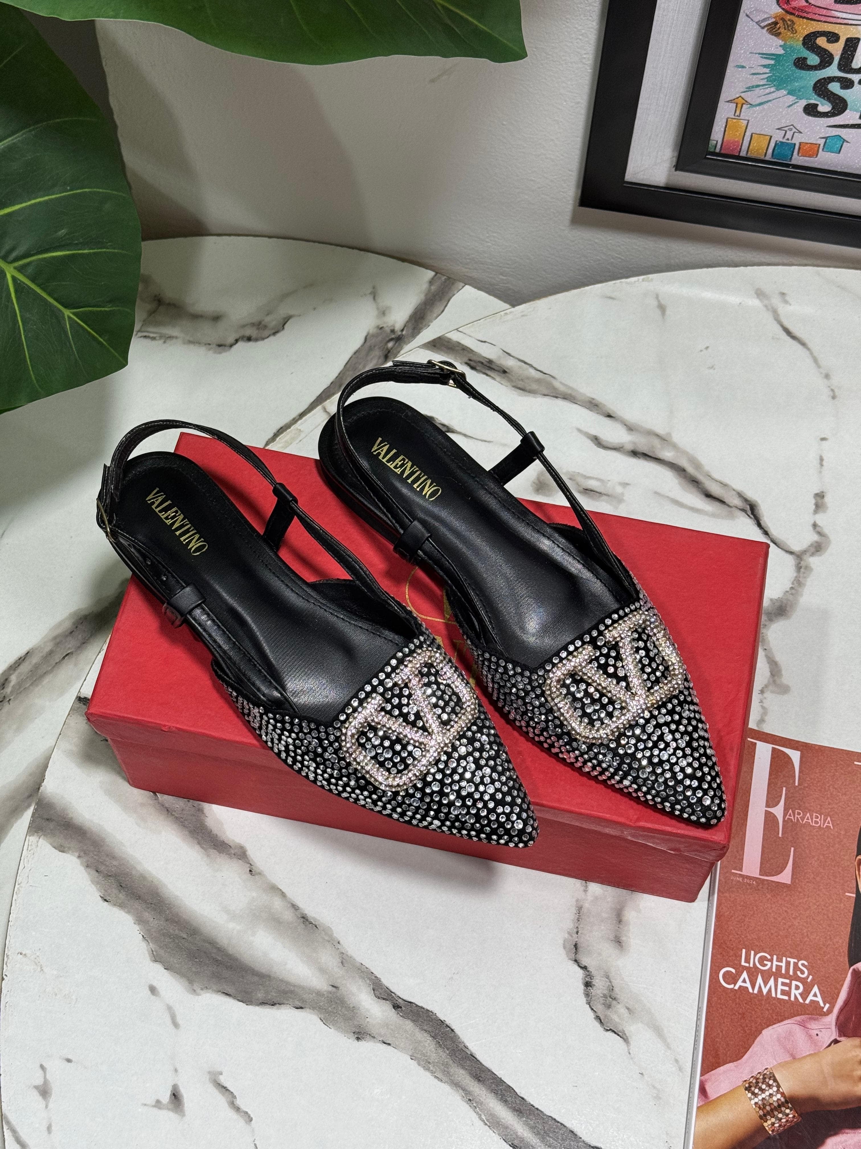 Shiny Stone V Pumps