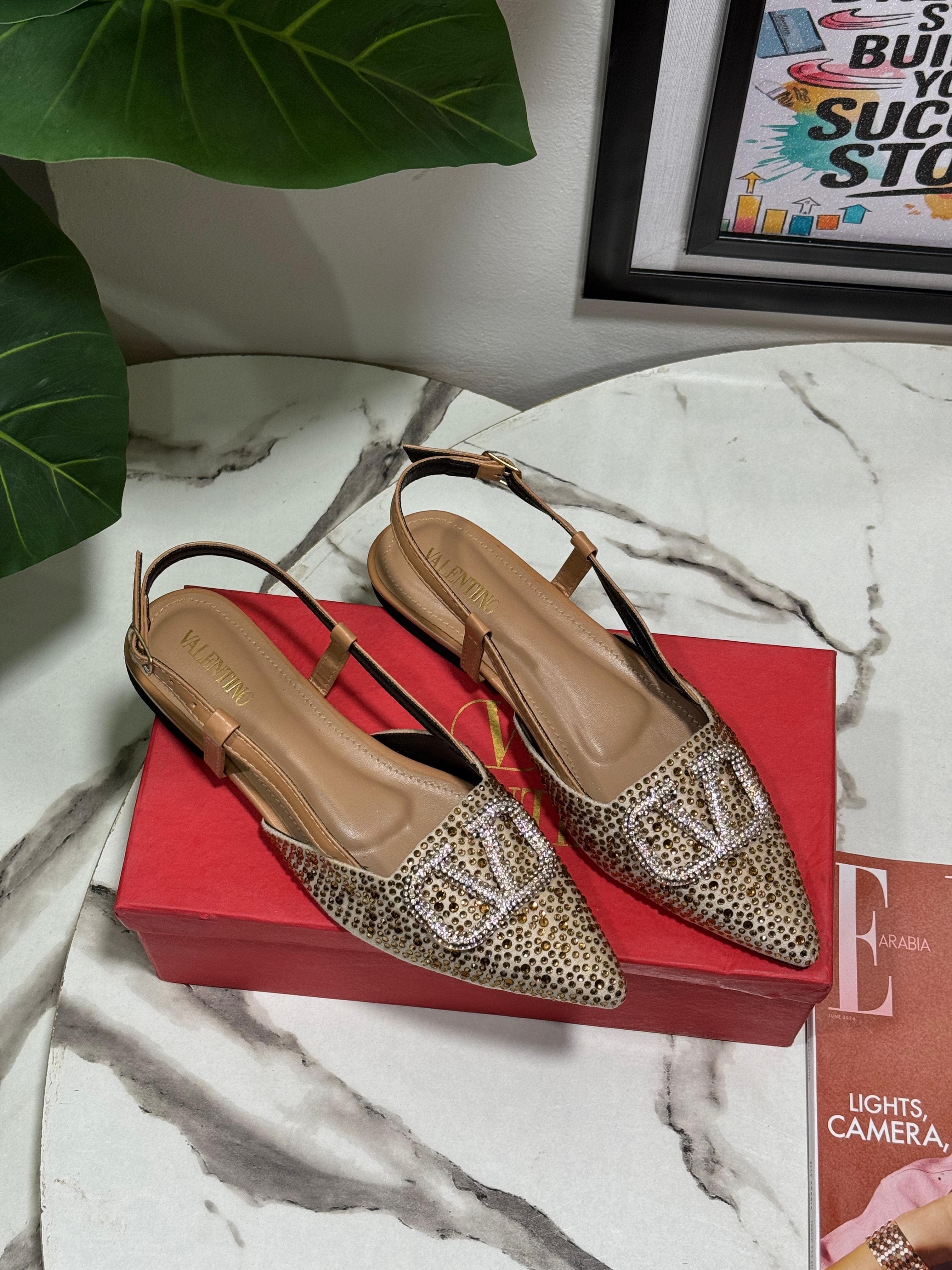Shiny Stone V Pumps