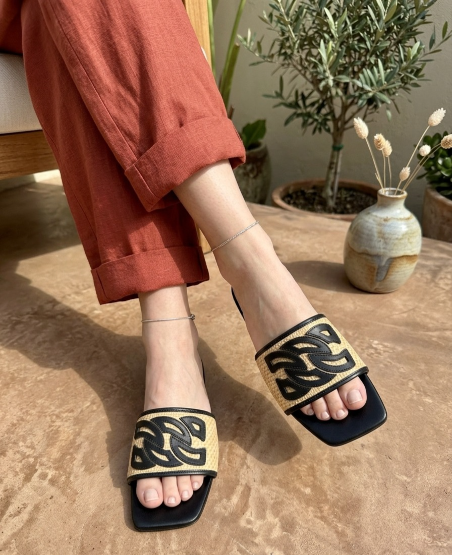 Formé Casa Black Flats