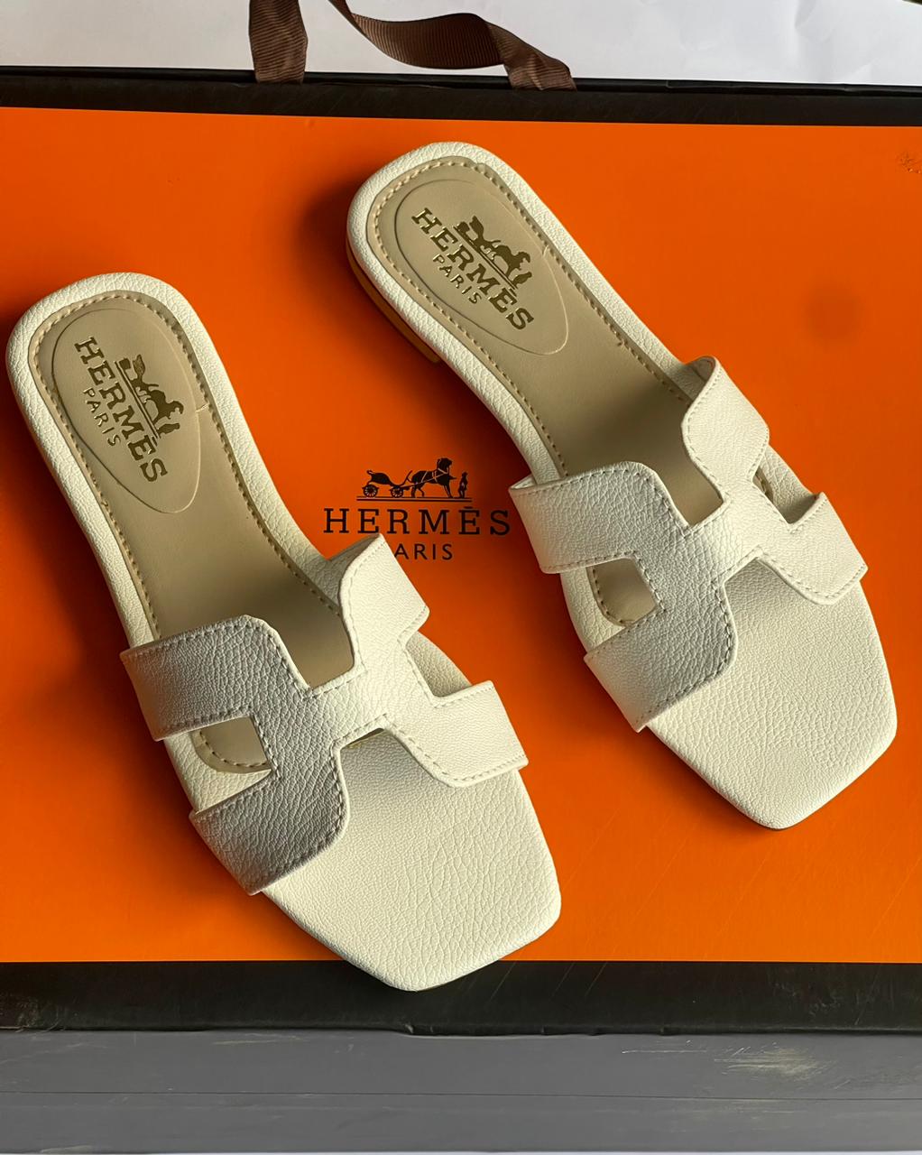 Comfy Hermes Flats