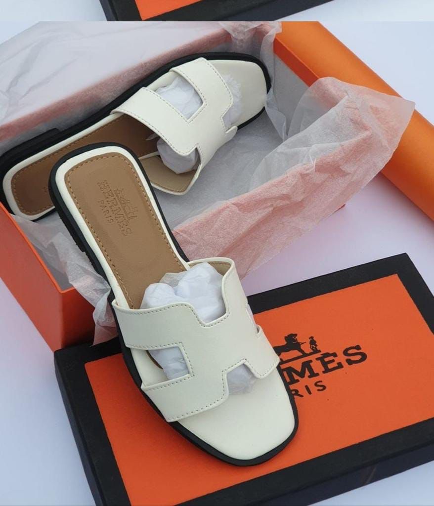 Comfy Hermes Flats