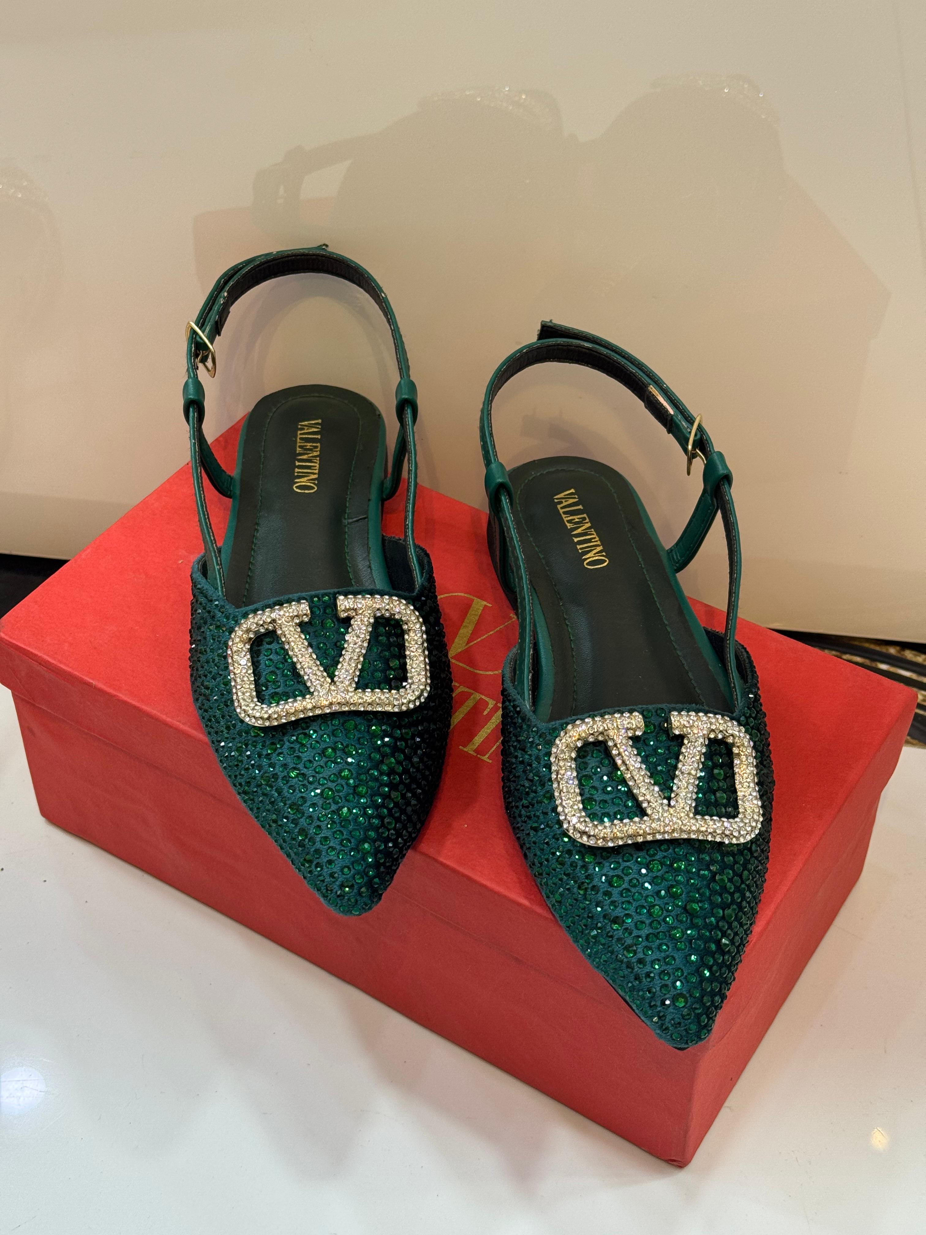 Shiny Stone V Pumps