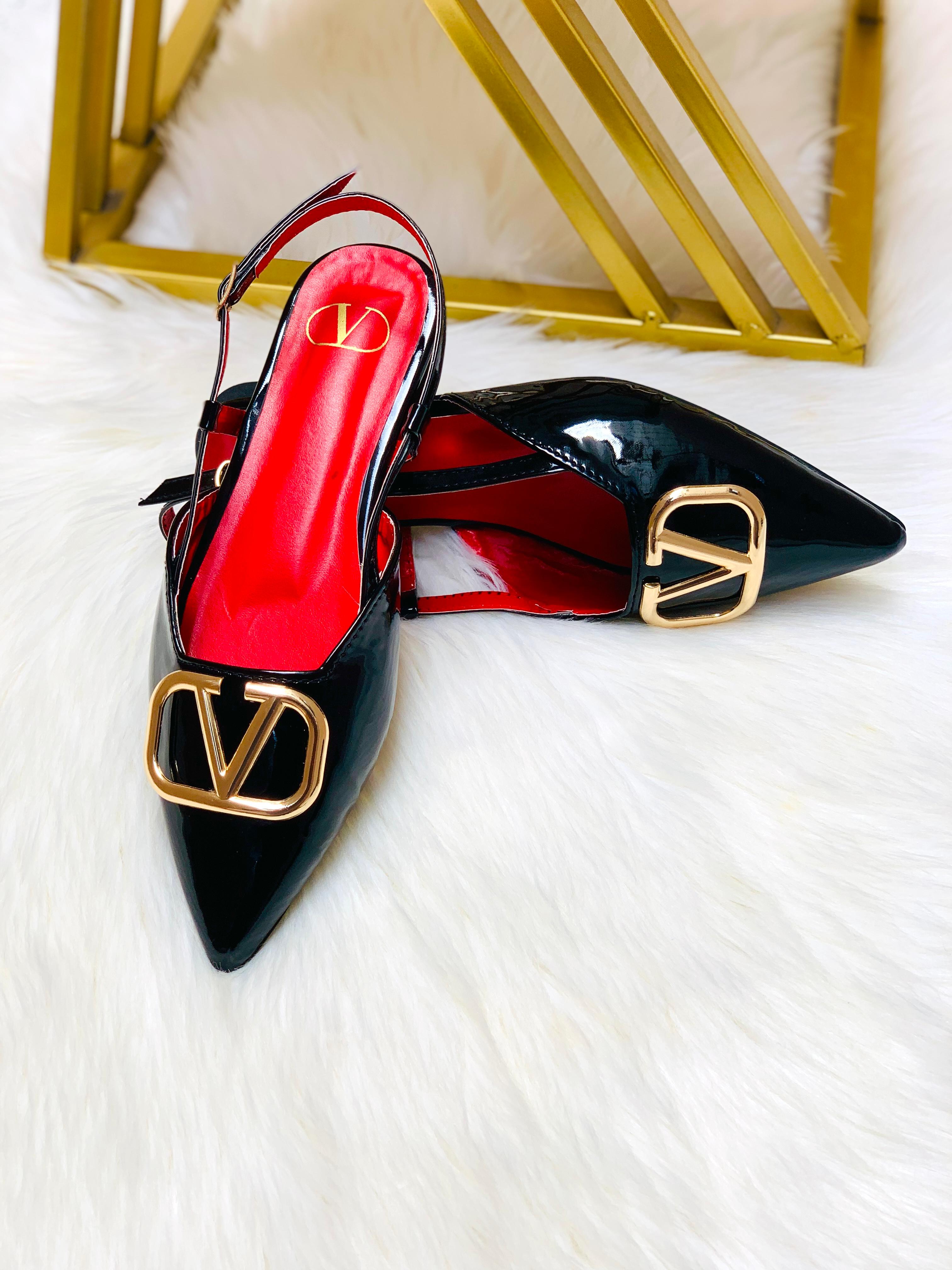 Vogue V Pumps