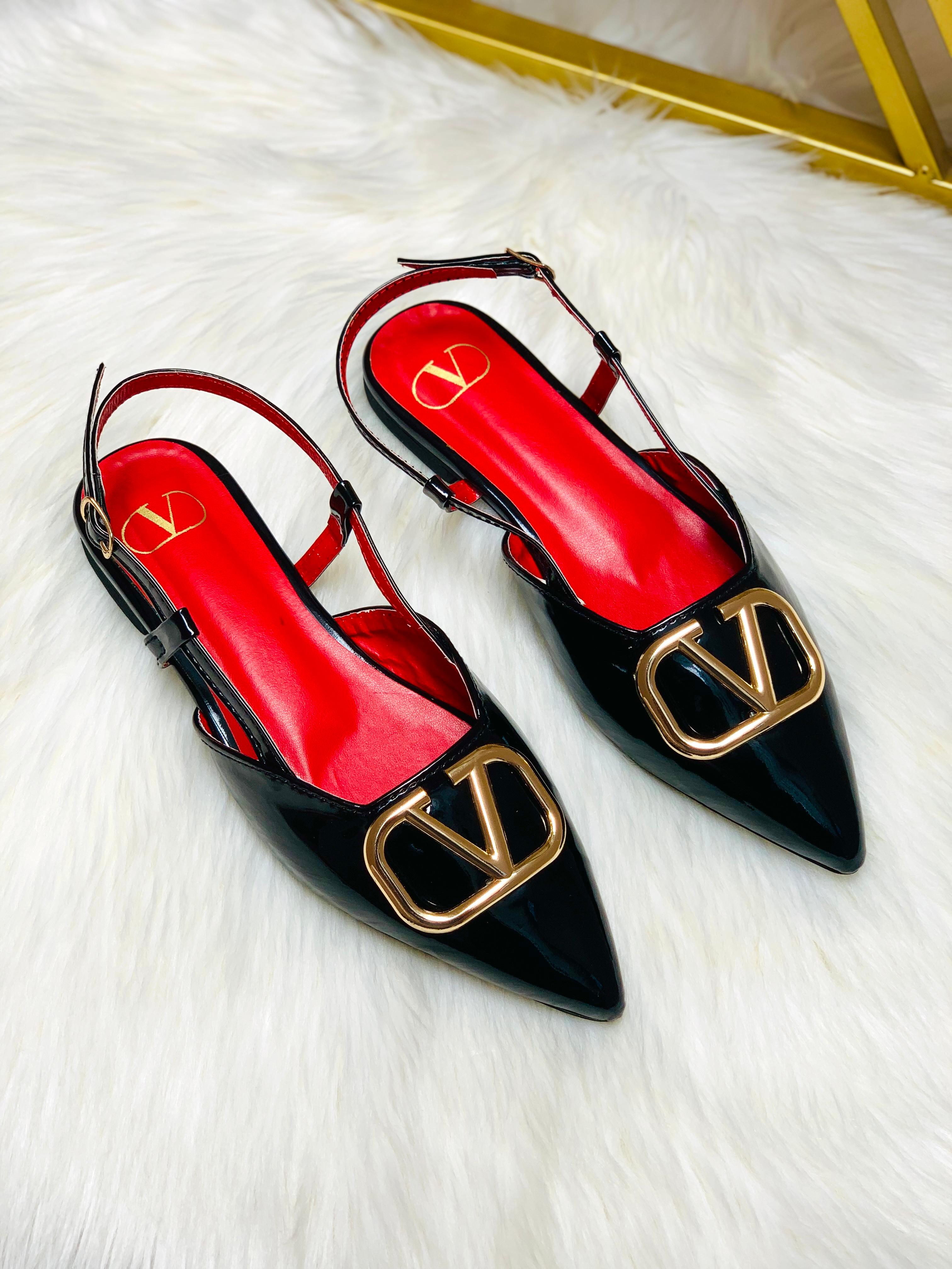 Vogue V Pumps